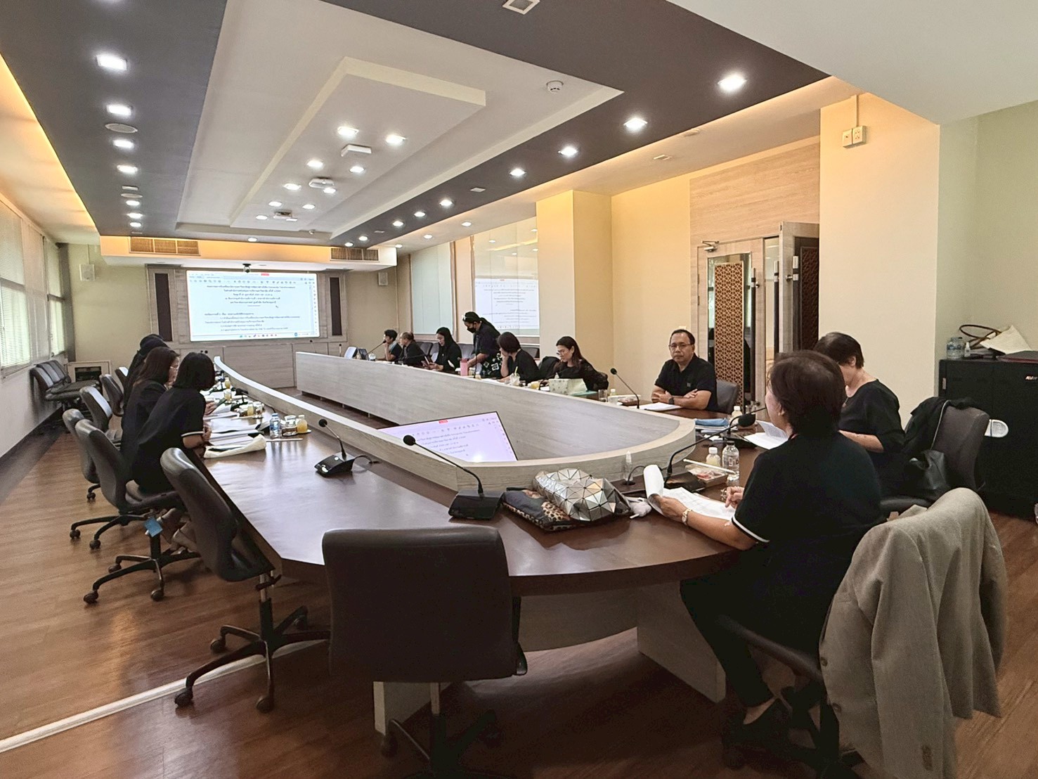 ฝ่ายพัฒนาคุณภาพและบริหารการเปลี่ยนแปลง ระดมความคิดเห็นผู้อำนวยการกอง/สำนักงานขับเคลื่อนนโยบายมหาวิทยาลัยสู่การพัฒนาอย่างยั่งยืน (University Transformation)